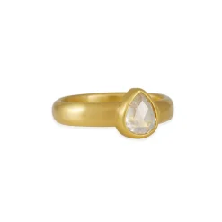 Caroline Ellen - Pear-shaped Diamond Solitaire in 20K Gold