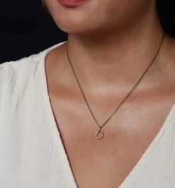 Kima – Mini Horseshoe Charm