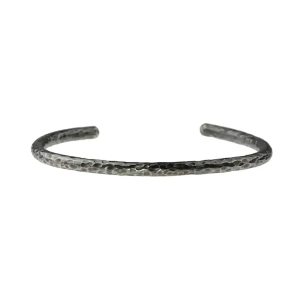 Sarah McGuire – Tee Shirt Cuff (Oxidized Hammered Silver)