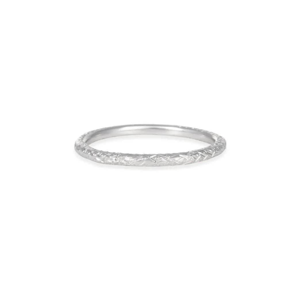 Varna - Petite Engraved Round Band in 18k white gold